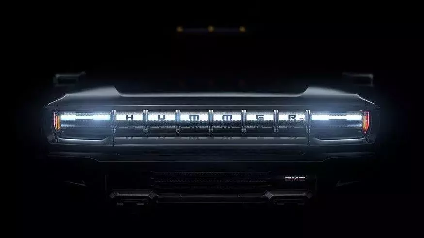 prgmc-hummer-ev-quiet-revolution-grille.webp