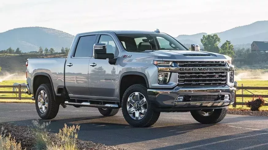 chevrolet-silverado-2500-hd-ltz-z71-crew-cab-58.webp