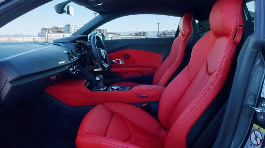 audi-r8-v10-rwd-coupe-26.webp audi-r8-v10-rwd-coupe-26.webp